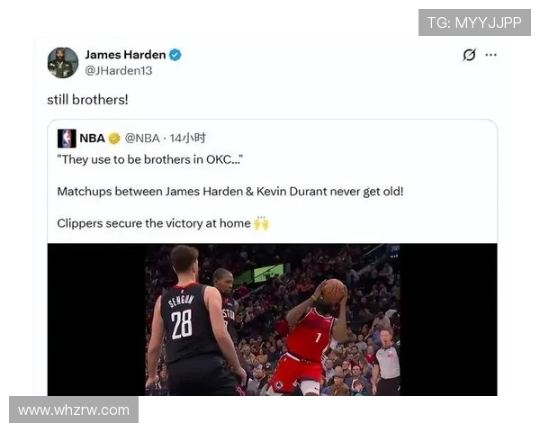 开拓者官方分享凯勒布乐福离开球馆时携篮球的温馨瞬间